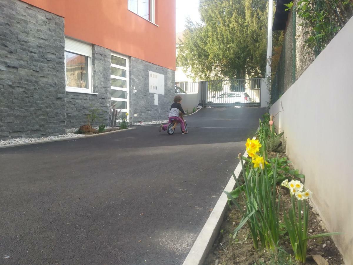 Appartamento Oliva 4 Stars Zagabria Esterno foto